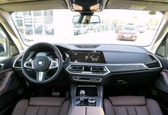 最新发布2.0t七座宝马x5,3.0t宝马x5发动机参数图片