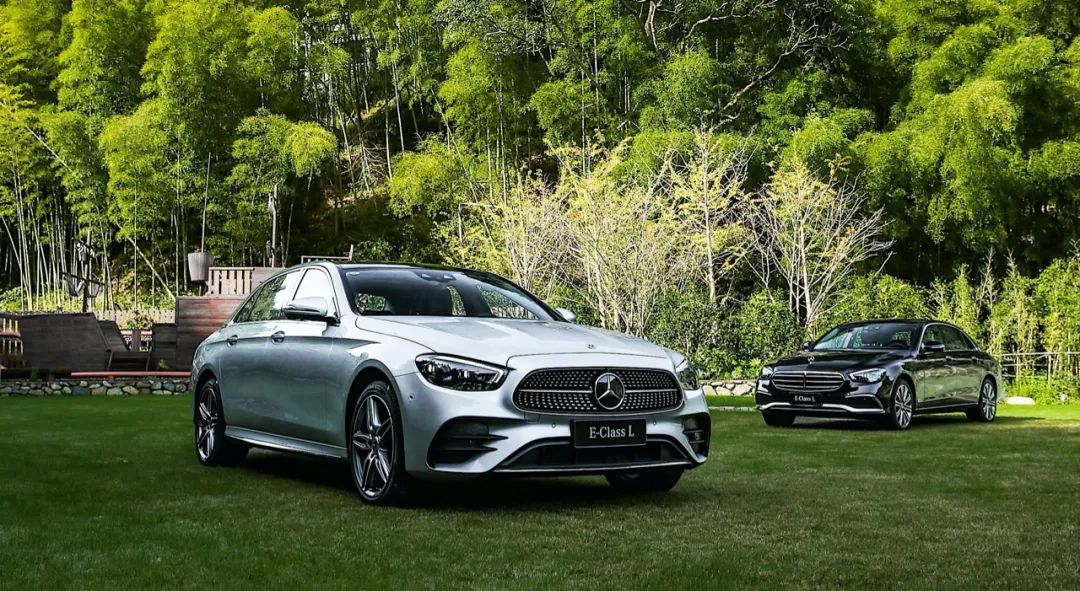 大气豪华的风格新款奔驰e级实车,奔驰e级2022款300l运动豪华