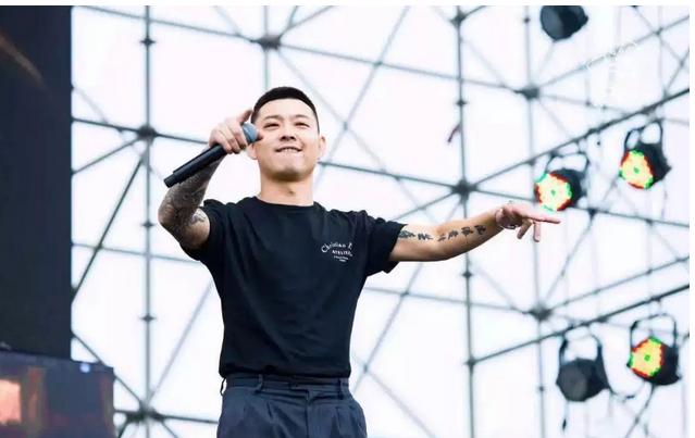 当摇滚和足球联系起来，ROCKBALL音乐节2019成都嗨起来吧