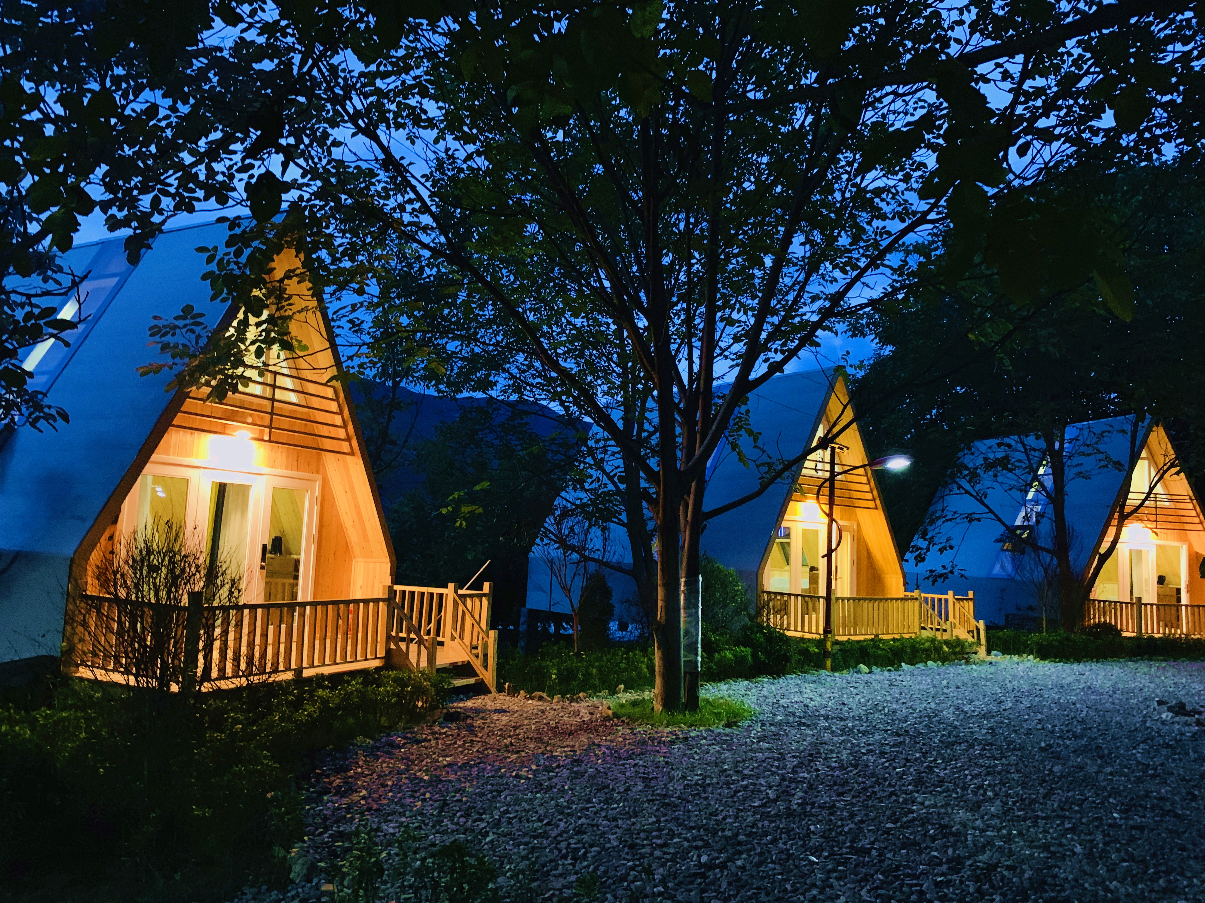 民宿和普通住宅的优劣势,民宿和酒店相比有什么优势