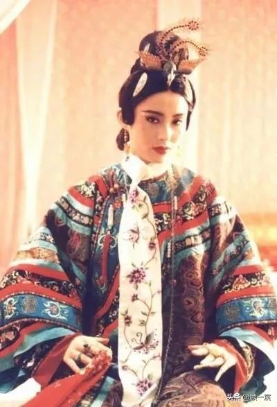 凭借美貌杀入了娱乐圈,张敏靠哪部电影红的