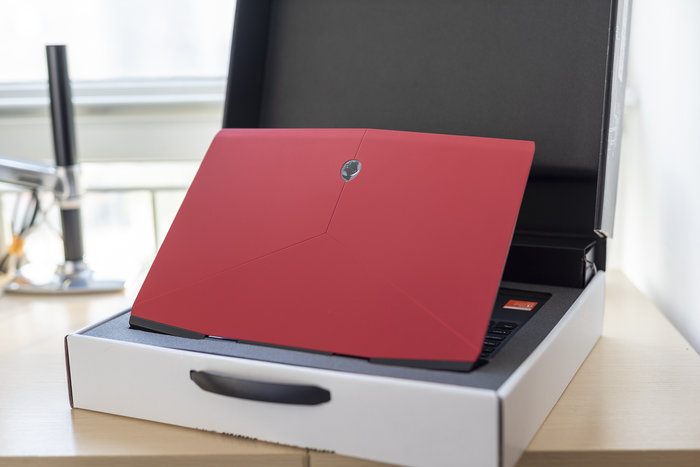 外星人alienware m15哪个颜色好 (外星人alienware m15 r7测评)