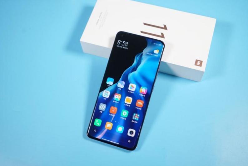 库克和雷军看手机,库克雷军担心的事