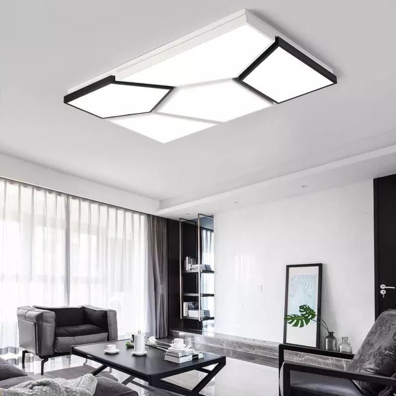 家里电灯一直亮怎么回事,家里电灯突然闪灭了两下又正常了