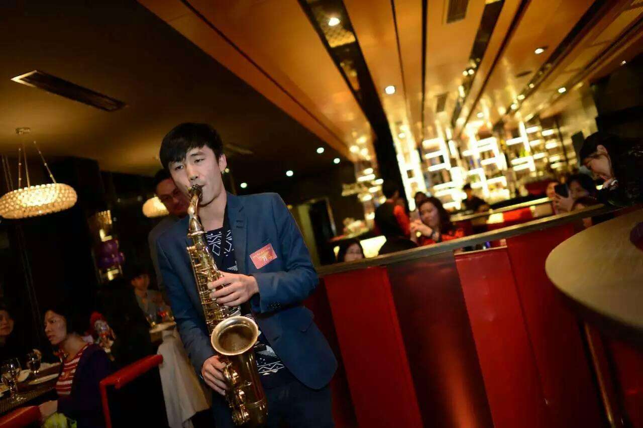 老年人0基础学萨克斯,二十分钟学会萨克斯初学演奏