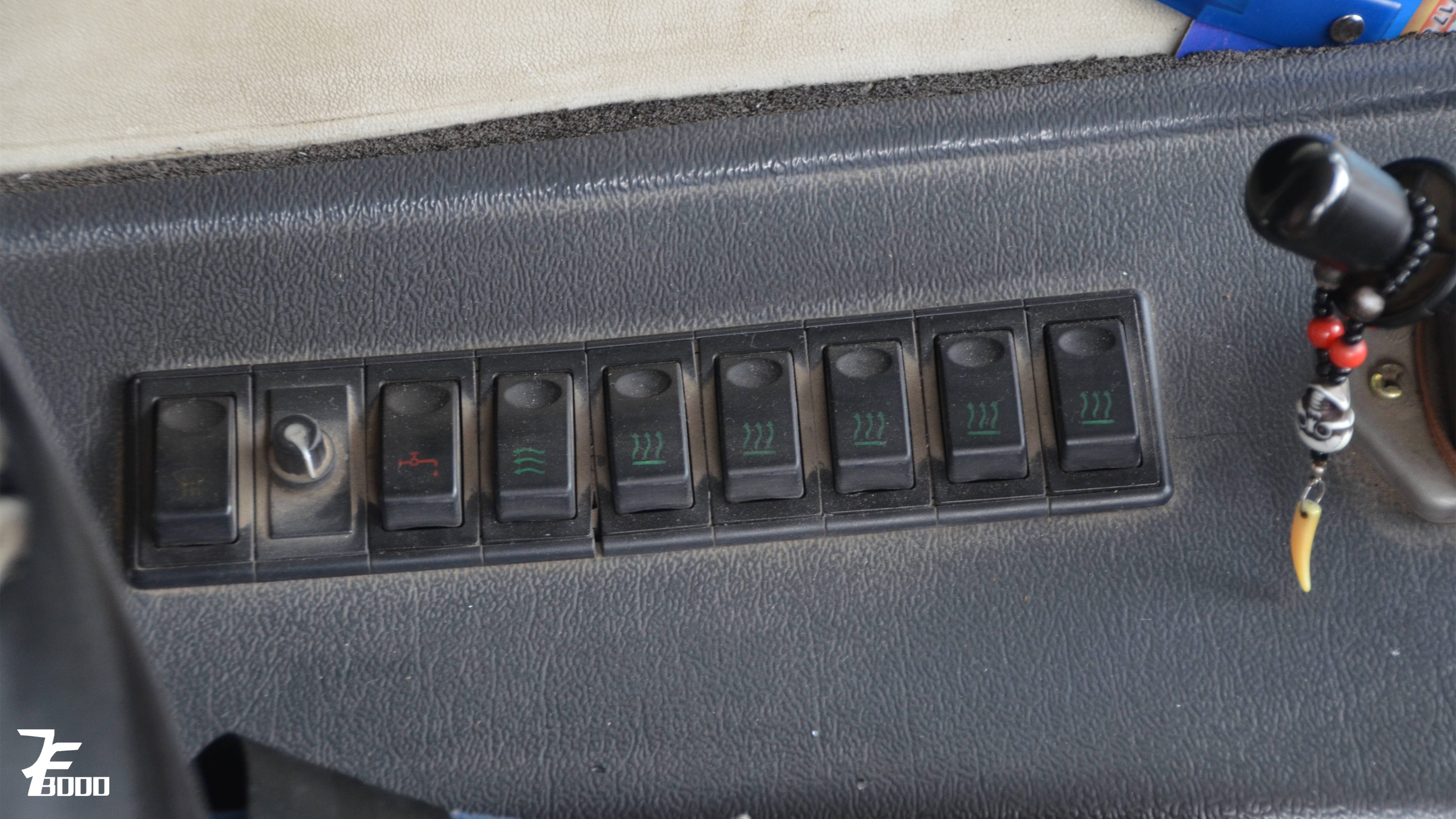 机房的渣评21西宁公交亚星JS6111SHCJ