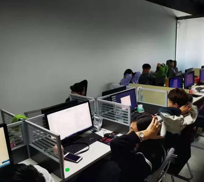 上线和买家都是*子骗**？微商卖货遇到了“局中局”！