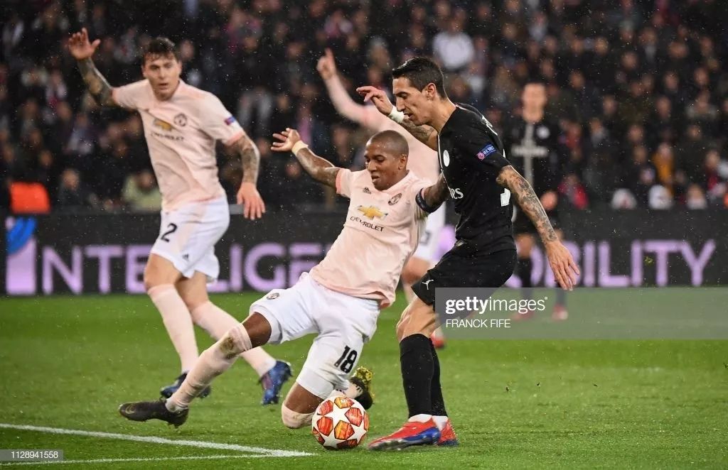 大巴黎1:3曼联,曼联惊天逆转大巴黎