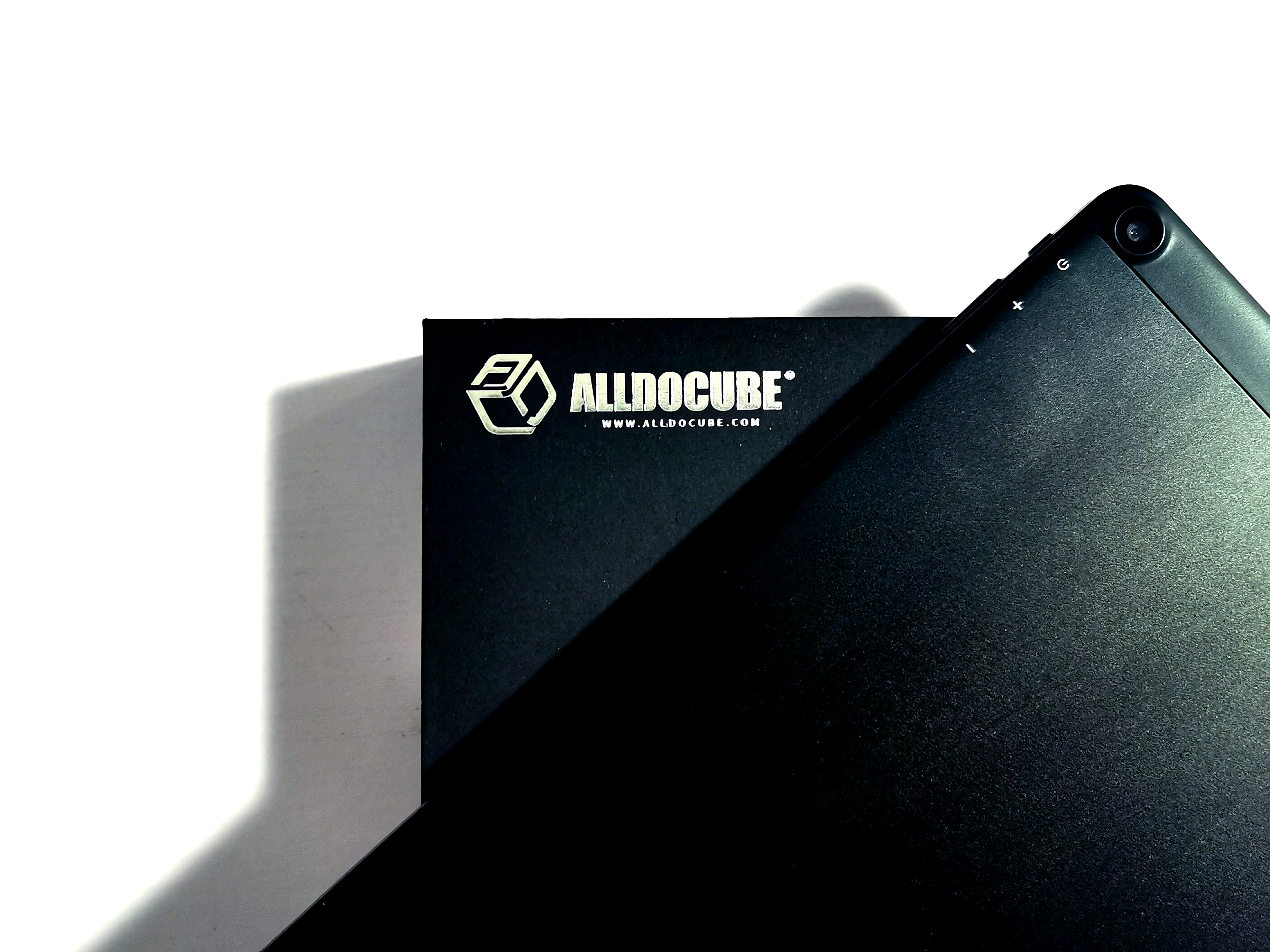 689元的国产平板电脑能用吗？酷比魔方iPlay20开箱评测