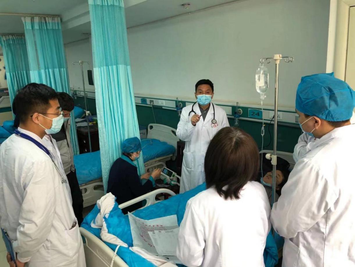 *党**员医生实干在高原：援建起*疆新**阿克陶县神经内科