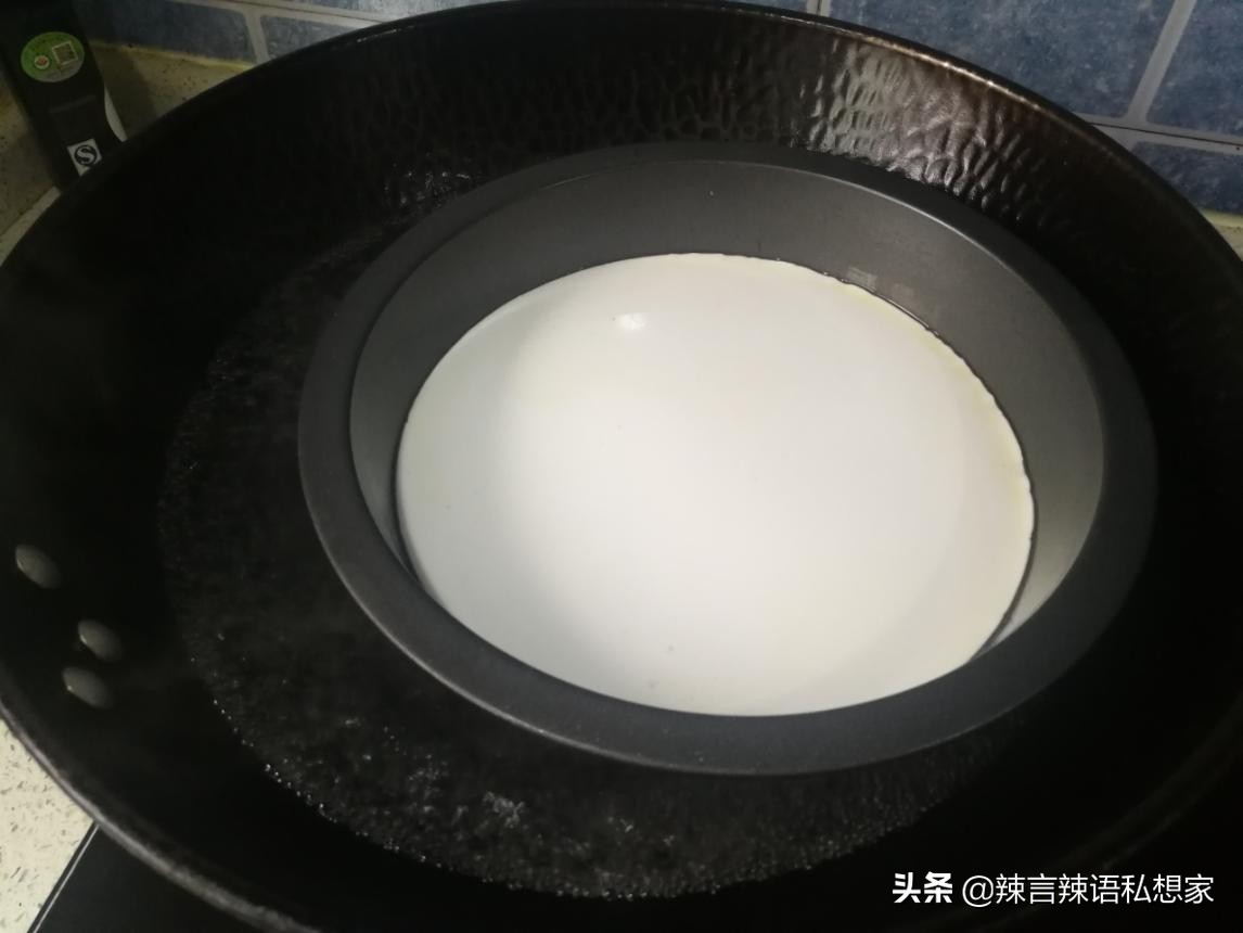 家常拌凉皮做法非常简单好吃,家庭拌凉皮做法