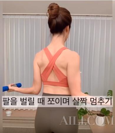 张钧甯开肩的正确方法视频,圆肩驼背张钧甯