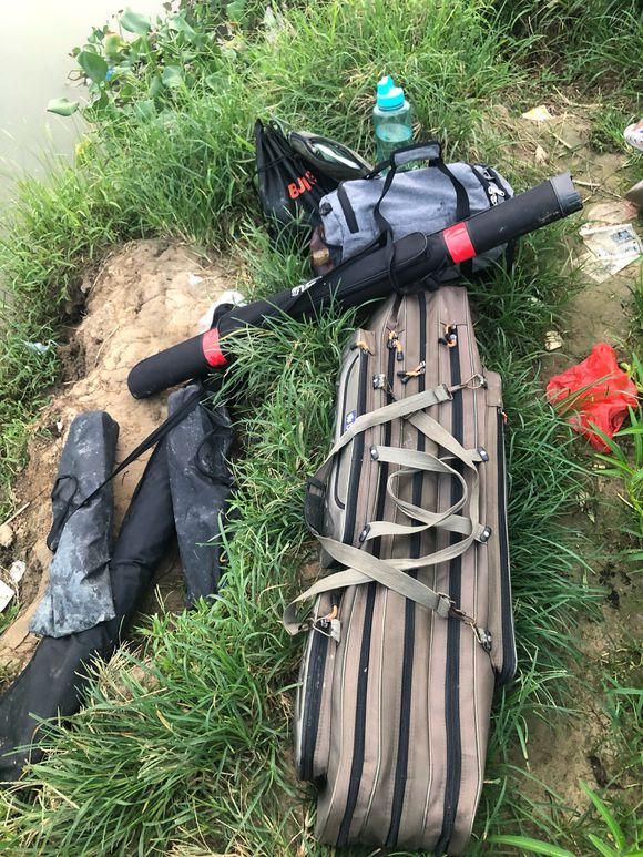 为什么鱼线老是从竿稍打结处断,为什么竿断了鱼会跑