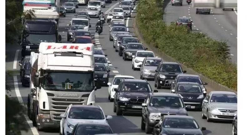 在高速上快没油了怎么下高速,跑高速没有油了怎么办