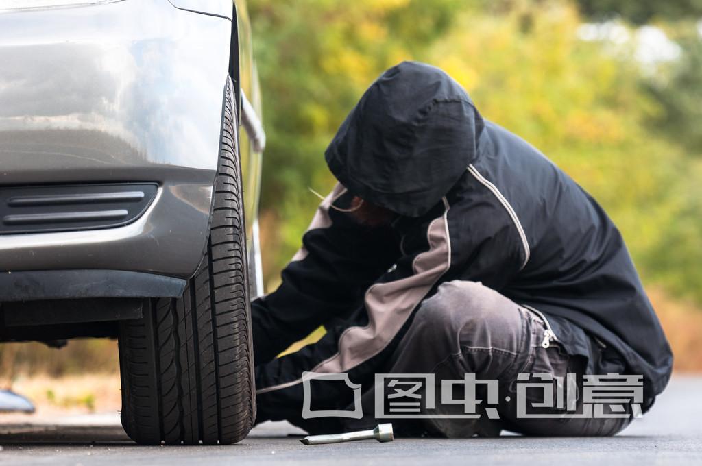 胎压从2.5放到2.3怎么控制,胎压2.2和2.6哪个更容易爆胎