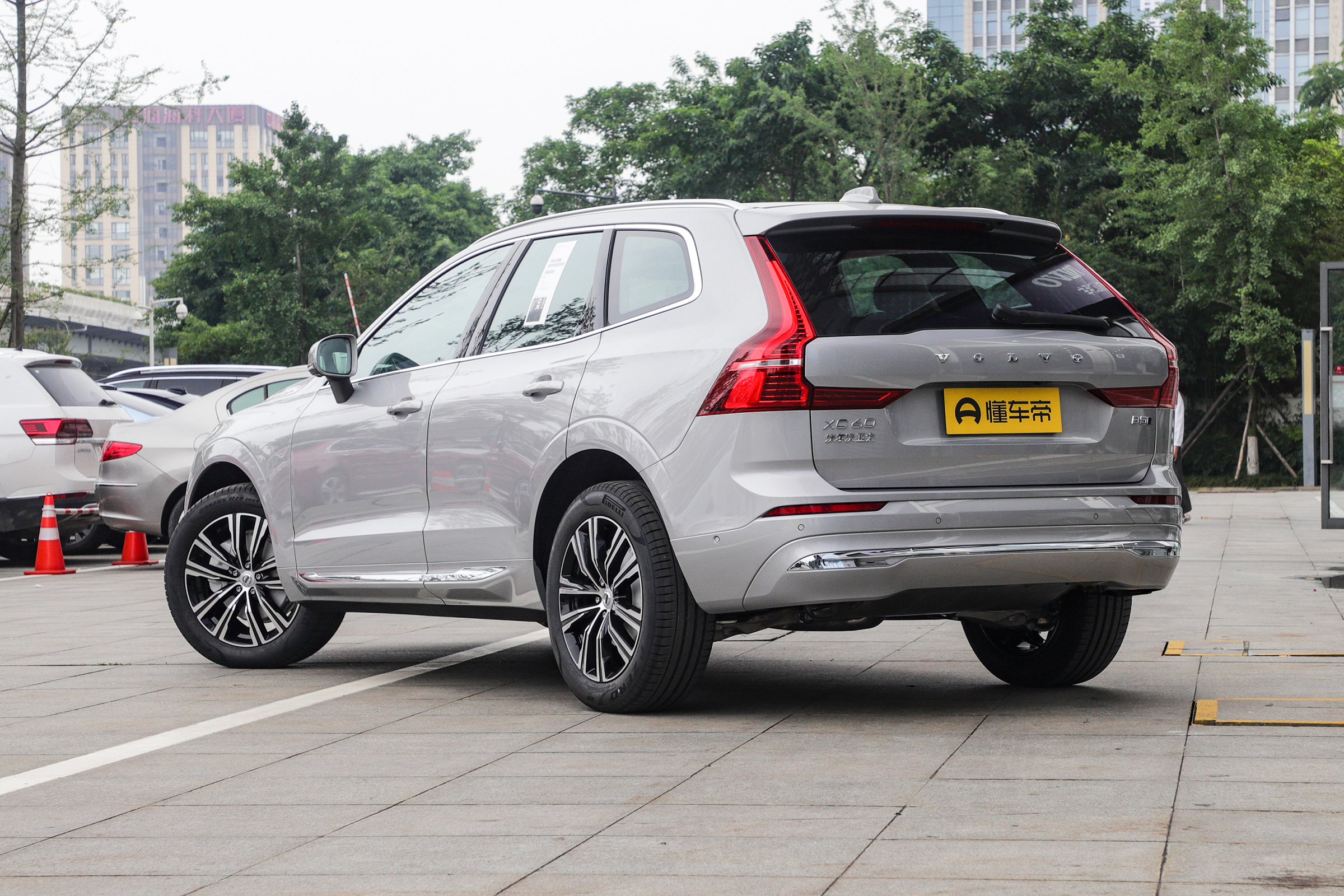 汉兰达和沃尔沃xc60suv哪个家用好,全新沃尔沃xc60suv最新价格