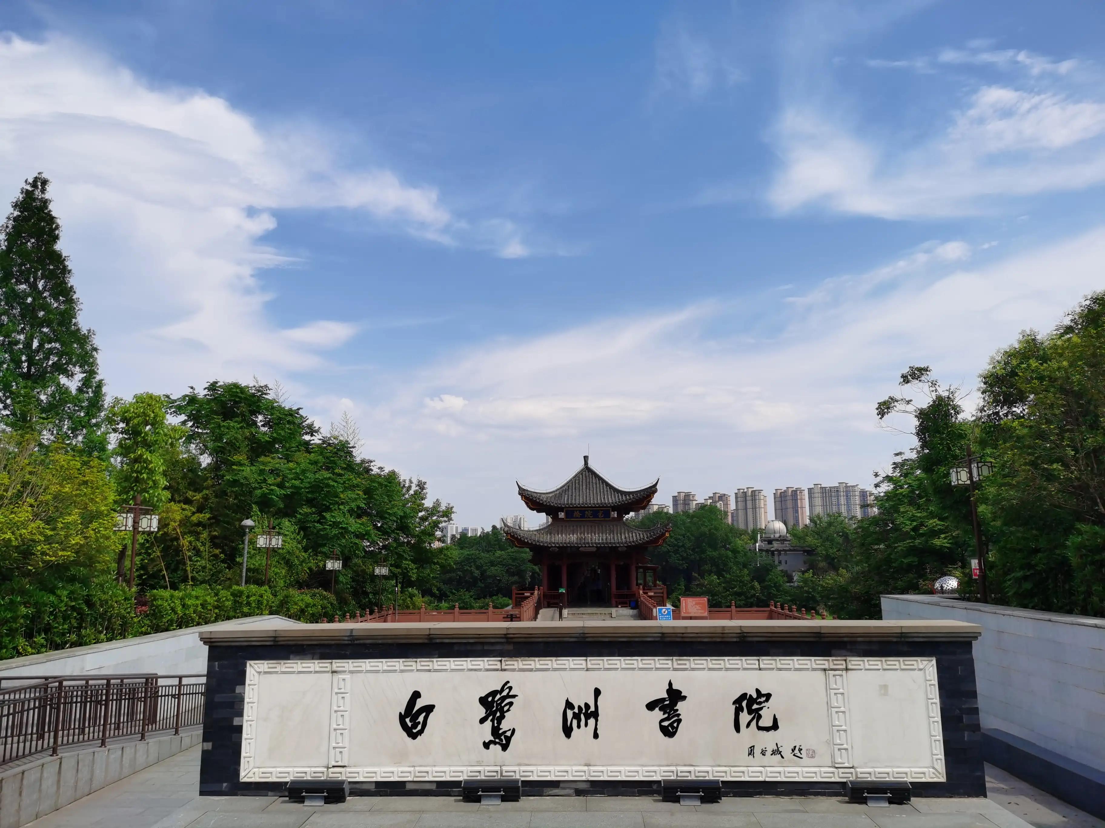 写一句关于祖国壮丽山河的诗,一首祖国河山壮美的诗