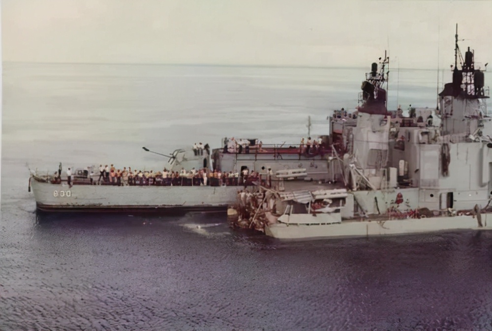 中方花三千万美金，买澳大利亚一艘废船，舱门打开后却有意外收获