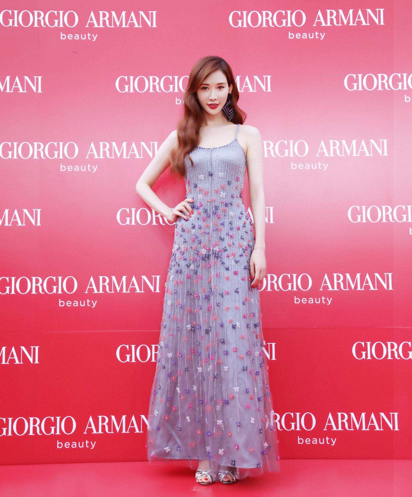 什么人适合穿碎花连衣裙,什么人适合穿碎花长裙图片