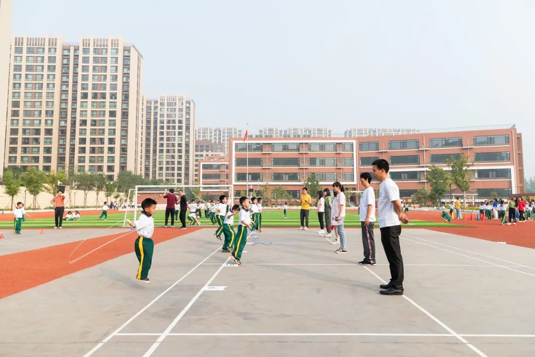 喜迎二十大奋进新征程开启新时代,房山首师大育新学校