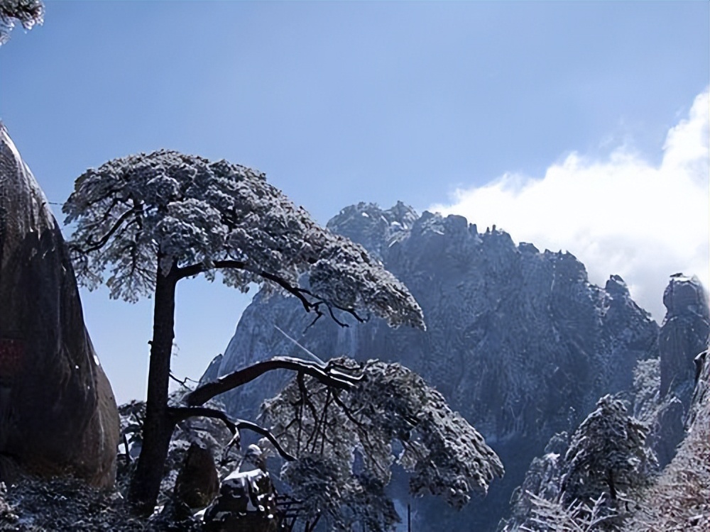 国内最值得爬的十座名山,一生必爬的三座名山