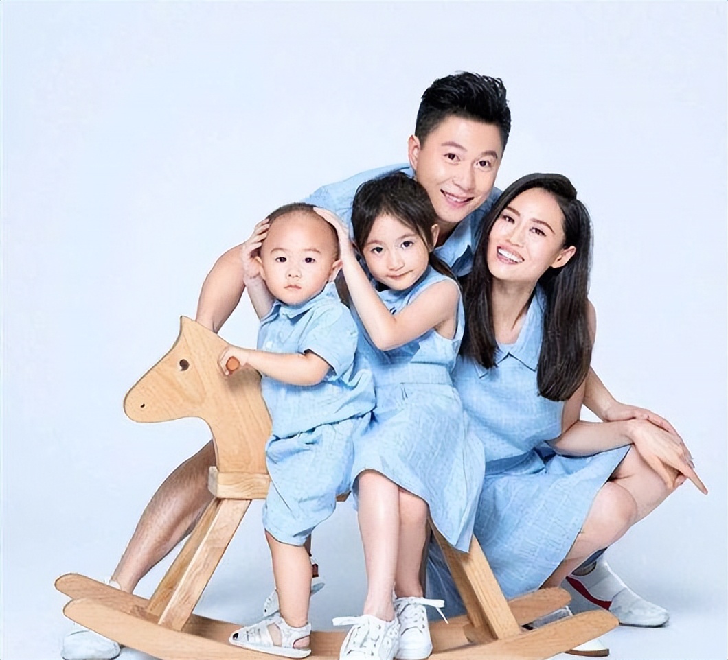 奥运冠军带妻子领奖,奥运冠军出国留学