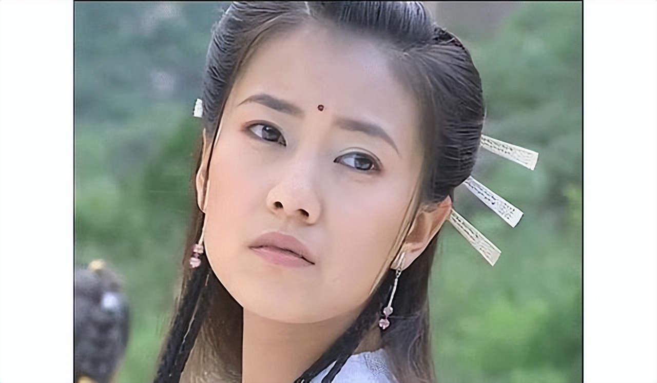 既显苦相又显老,脸上有这几个特征的女生是高级脸