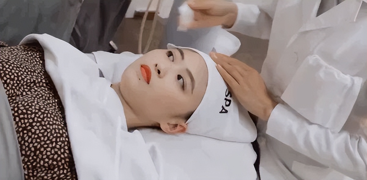 鼻子的黑头跟草莓一样,草莓黑头怎么去除最有效