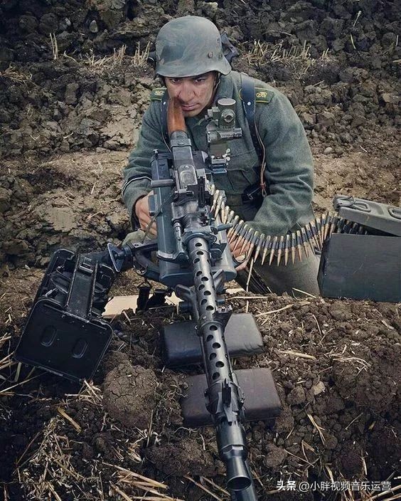 撕布机枪,通用机枪的鼻祖二战德军mg34机枪