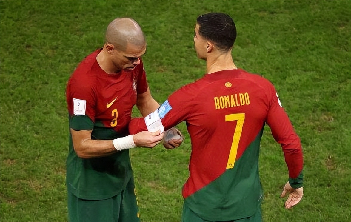 C罗替补，拉莫斯帽子戏法，39岁武僧进球，葡萄牙6-1血洗瑞士