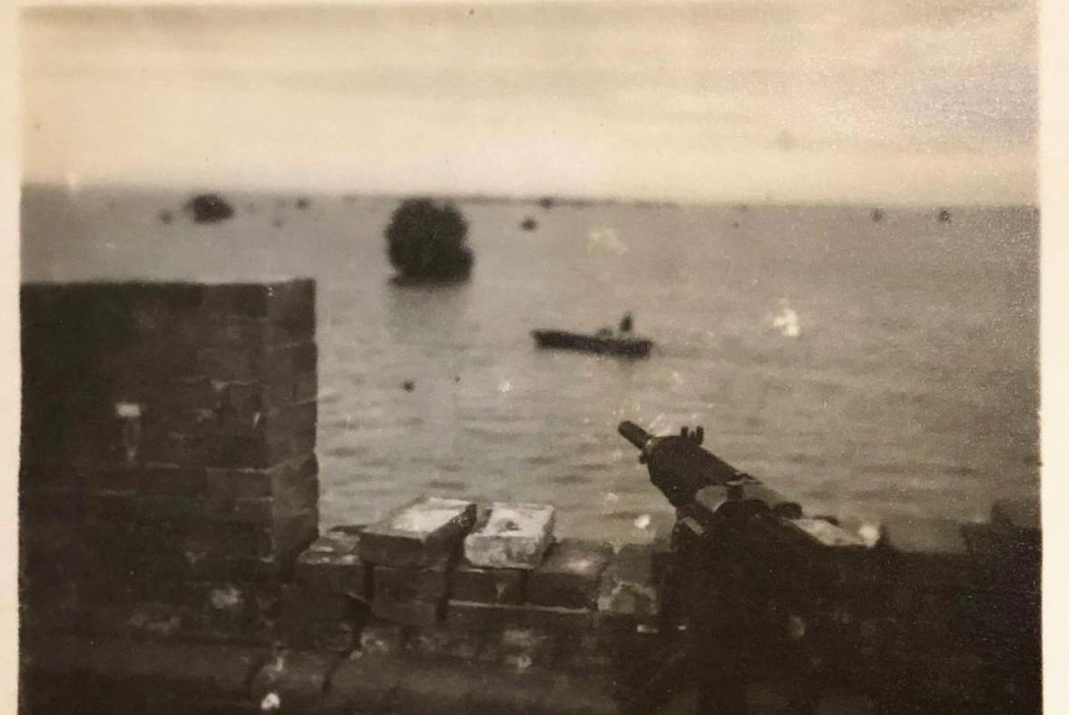 日军日记：*安妇慰**不服从管教，我很愤怒，用*刀刺**插入她的*体下**