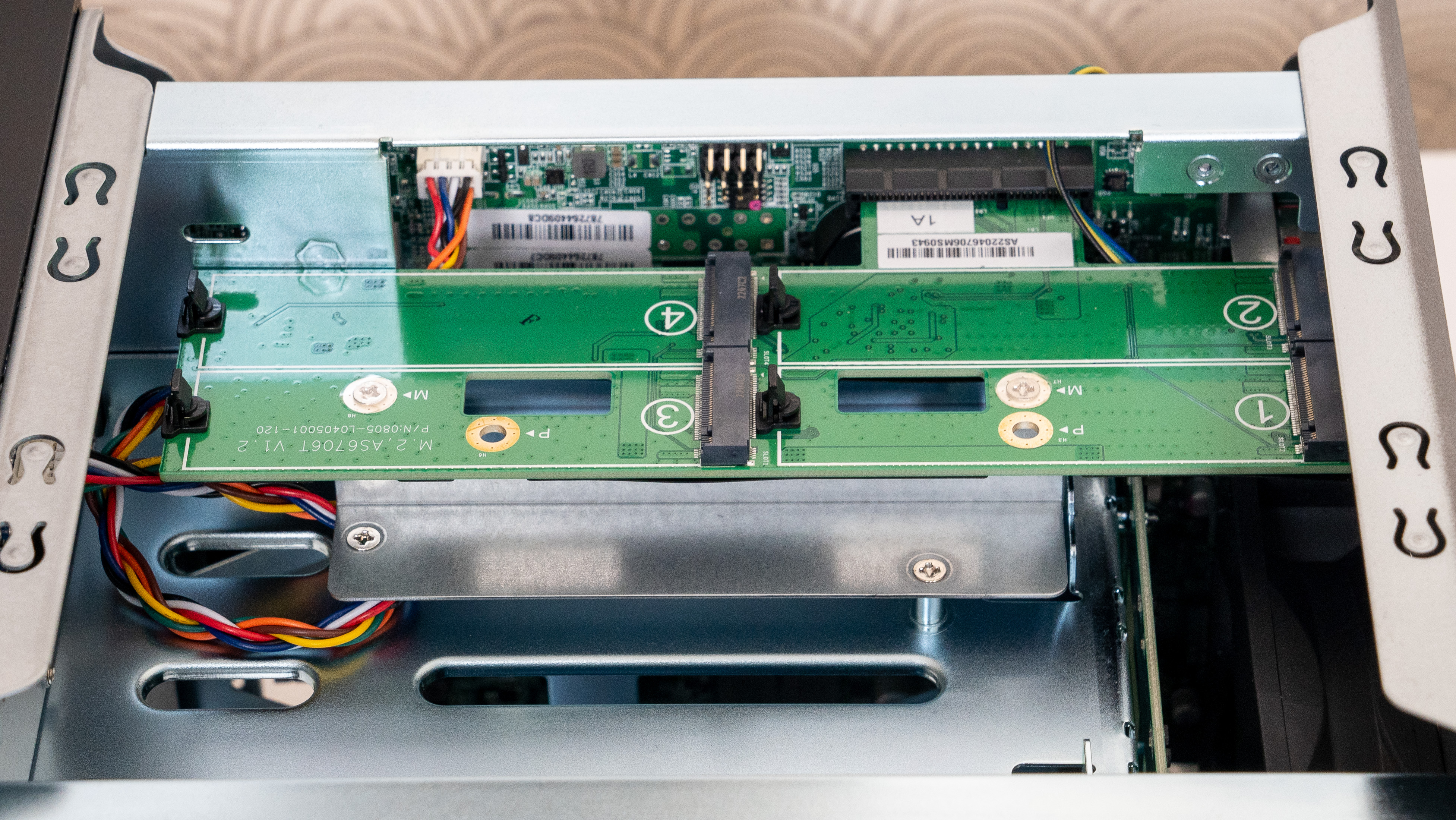 西部数据红盘plus比pro慢多少,西部数据红盘2个4t还是1个8t