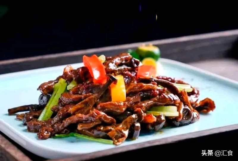 鹿茸菌烧蹄筋做法,鹿茸菌炒牛柳