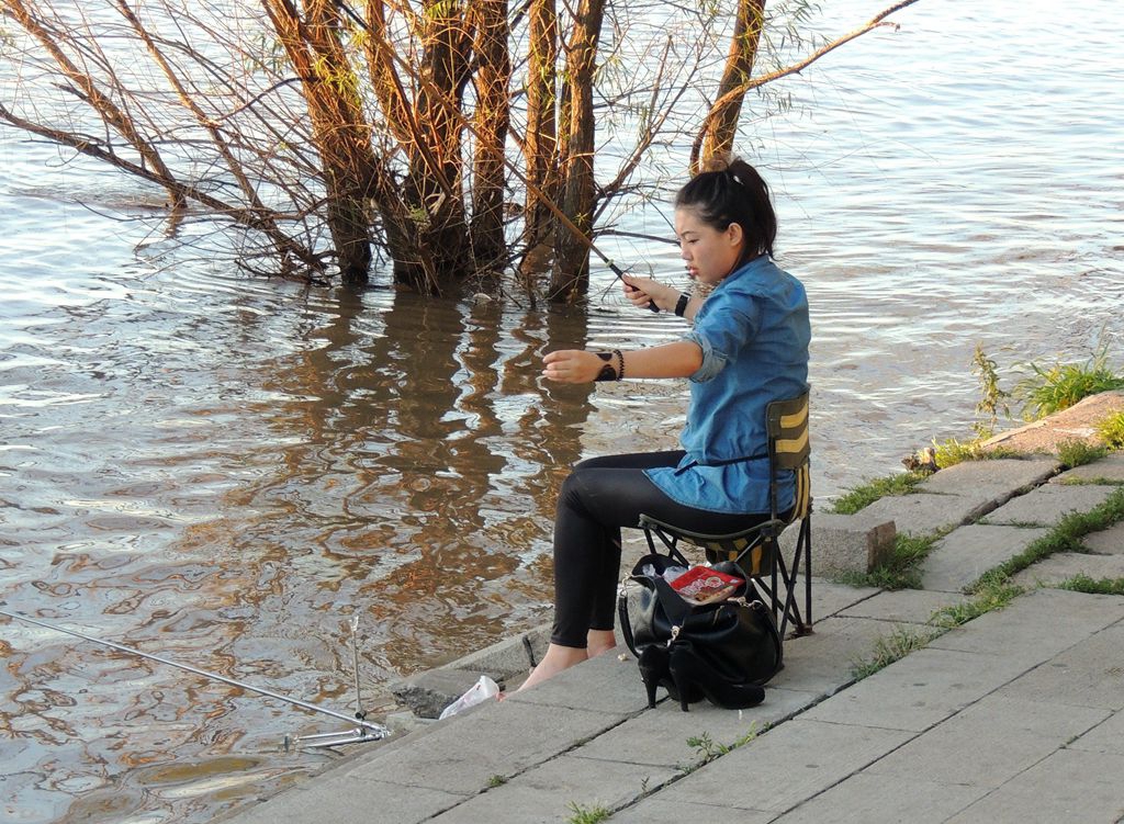 顾乡屯遗址,顾乡屯火车站