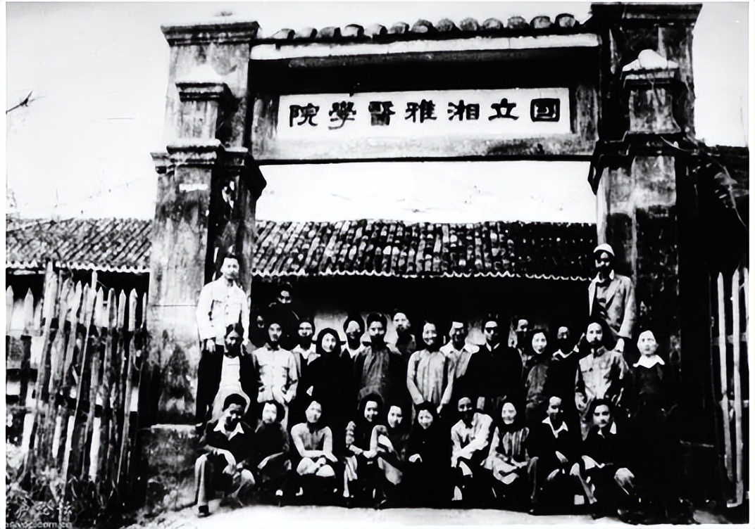 衣原体之父,衣原体之父束星北