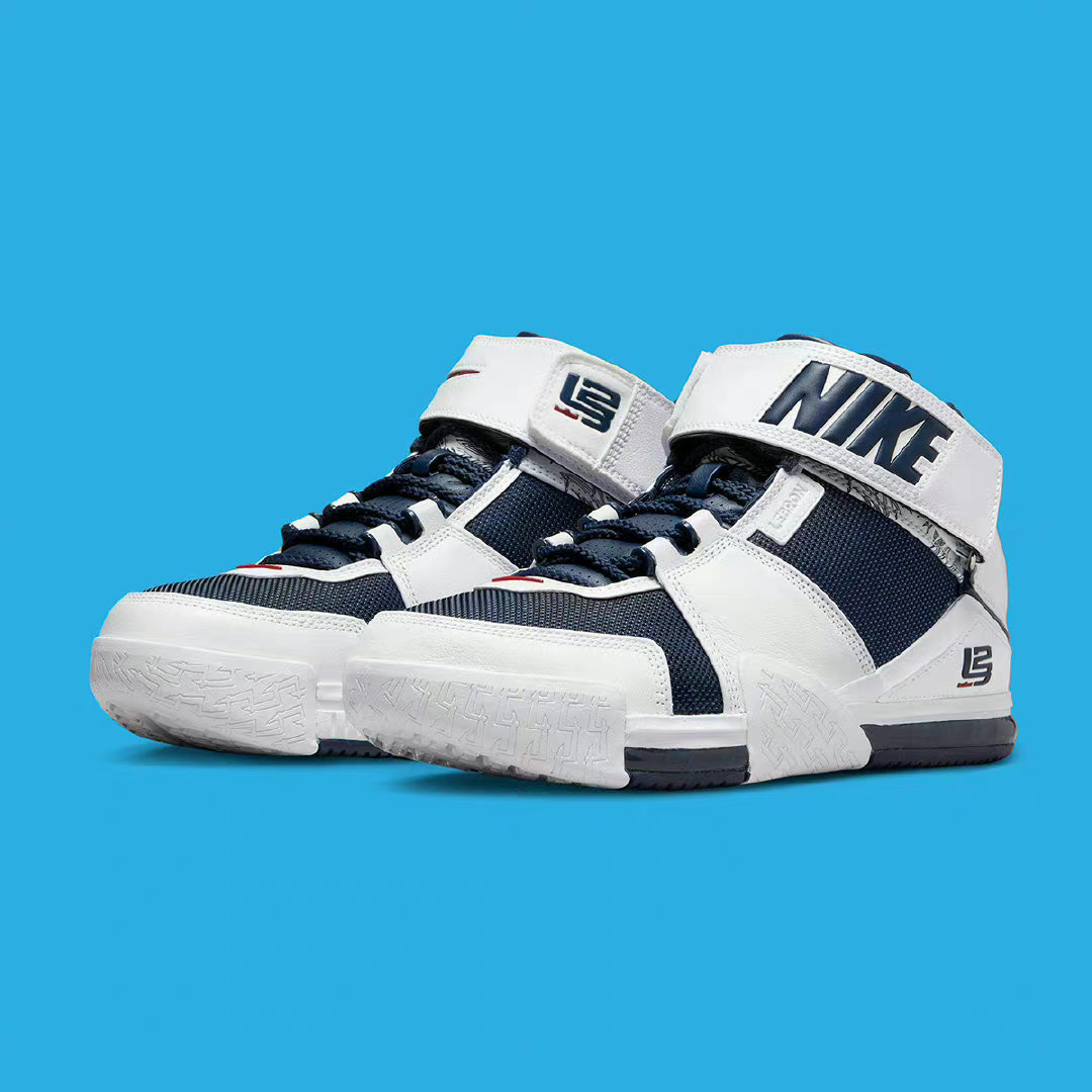 耐克欧文kyrie4,耐克詹姆斯最新上脚