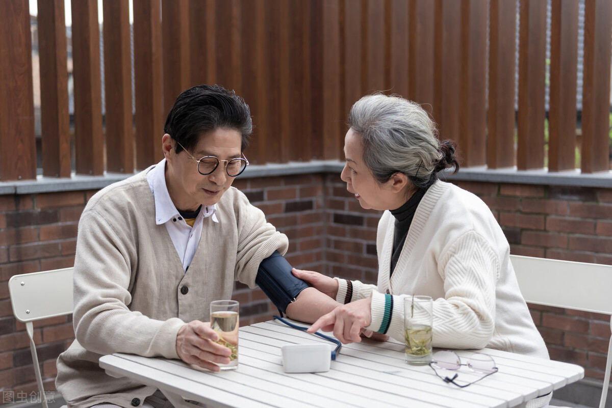 过来人忠告：晚年再婚，只谈“交易”，莫提感情