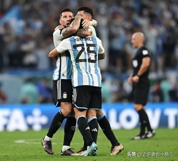 37岁的魔笛和36岁的梅西,克罗地亚魔笛和阿根廷梅西握手