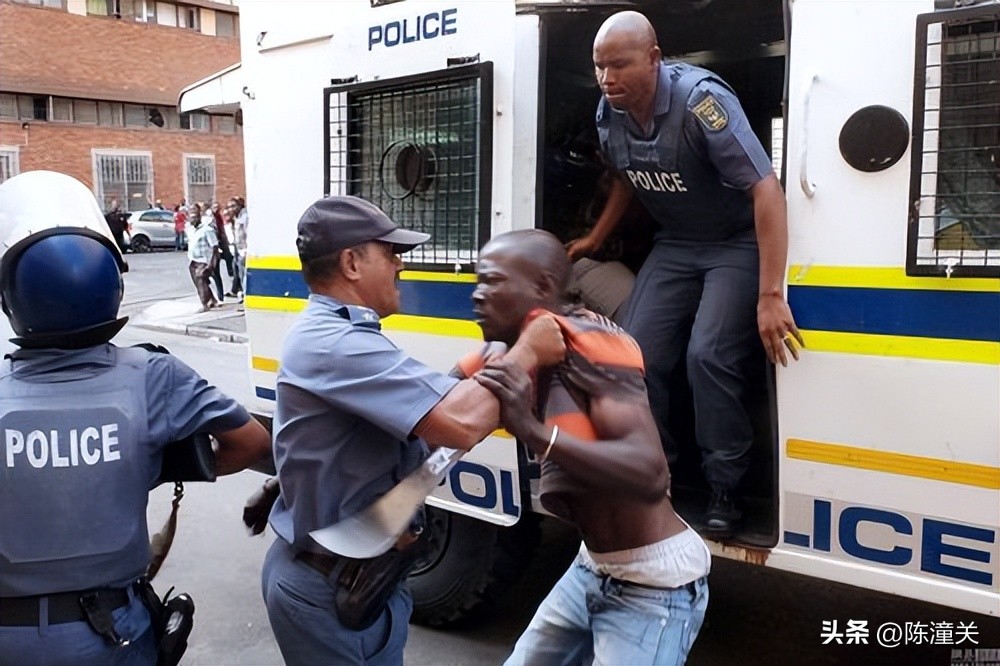 南非，曾经非洲最富裕国家，人口、面积、GDP、军力如何？