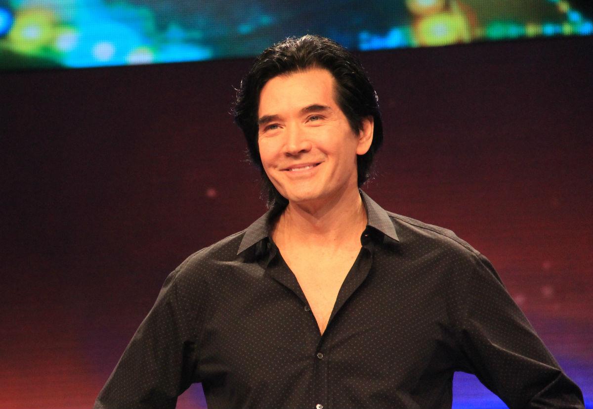 “初代男神”被封杀14年，如今63岁无妻无子，颜值依旧却孤独一生