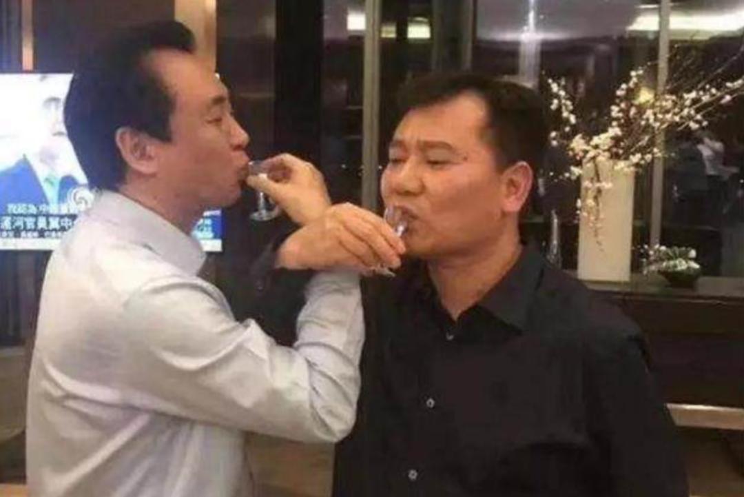 恒大目前的状况对许家印有何影响,许家印为什么不抛售资产还债