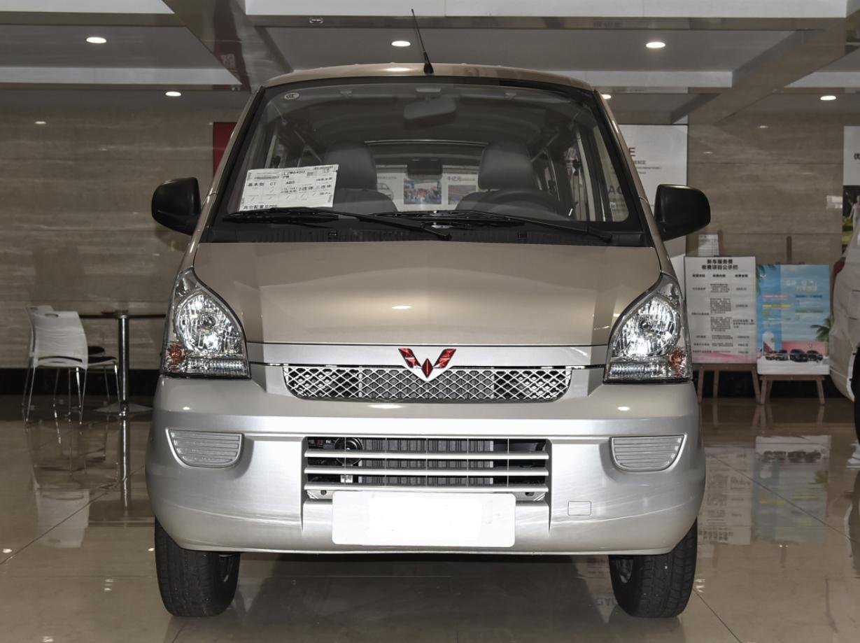 五菱荣光是几米的车,五菱荣光的详细介绍