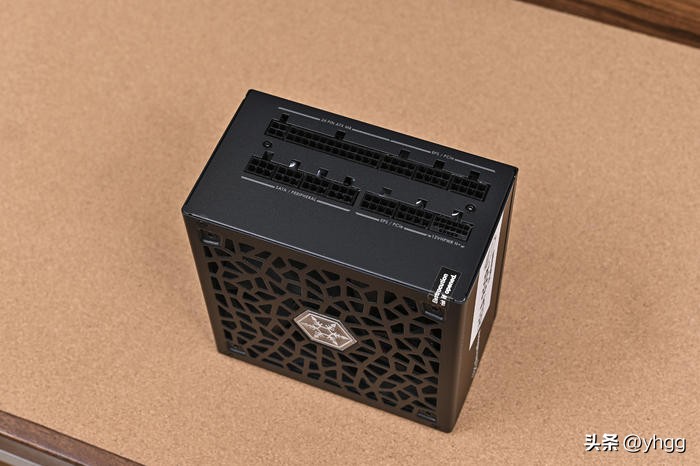 低调实用中塔——ROGZ690HERO+影驰4070Ti+银欣FARAB2装机展示