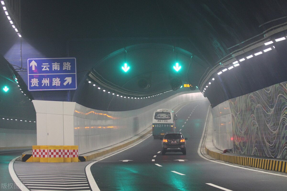 为什么山东沿海只有青岛发展最好,为什么青岛是山东第一大城市