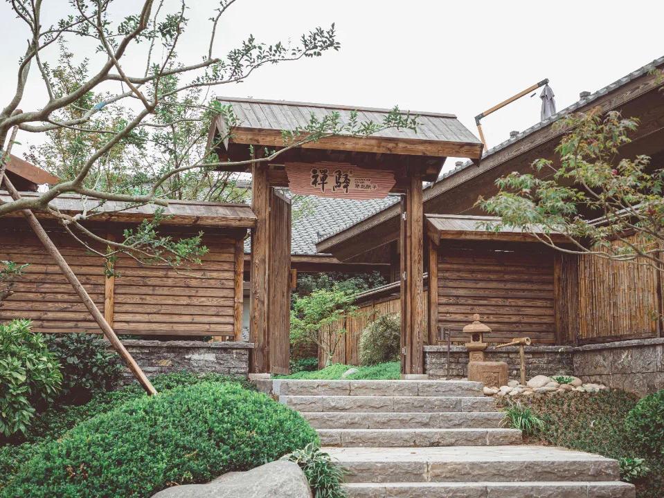 诗酒茶田、梦居藏马，体验近在咫尺的诗和远方——阿朵花屿