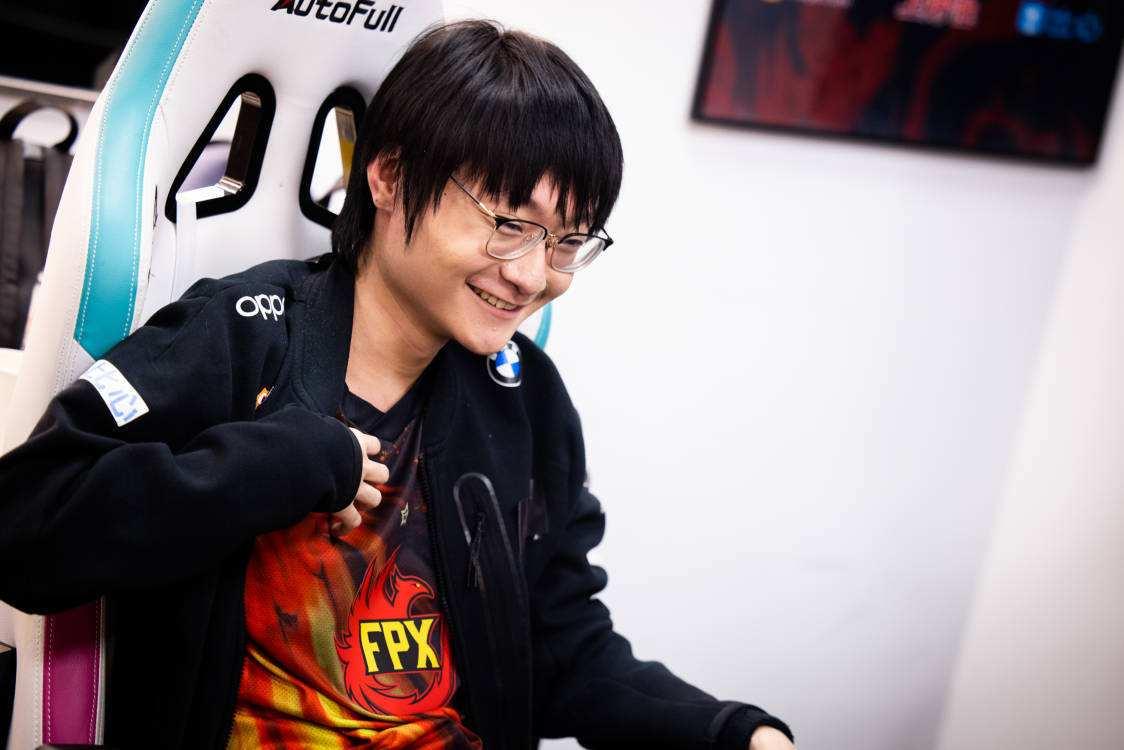 fpx最巅峰时刻,fpx众人离队原因