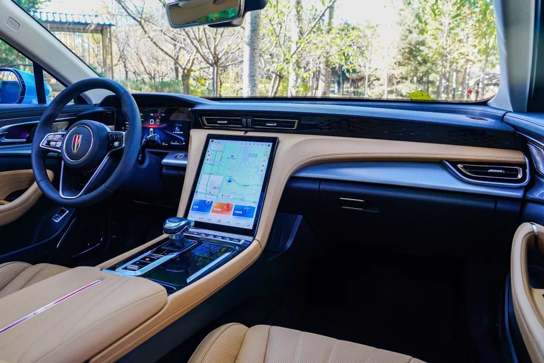 2024款红旗h5智联版是混动吗,红旗h5混动版车多少钱