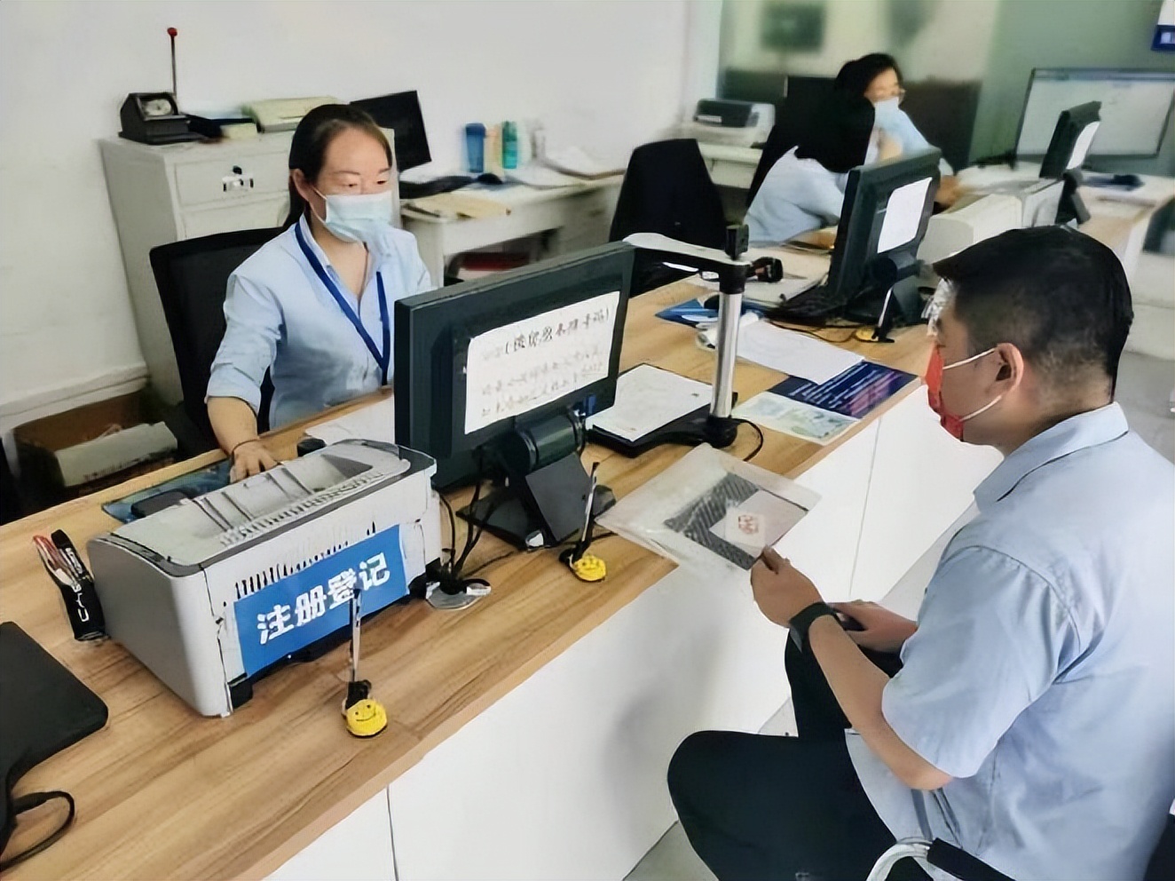 让缴税、上牌“零距离”西安市全面推广新车上牌“一件事、一次办”