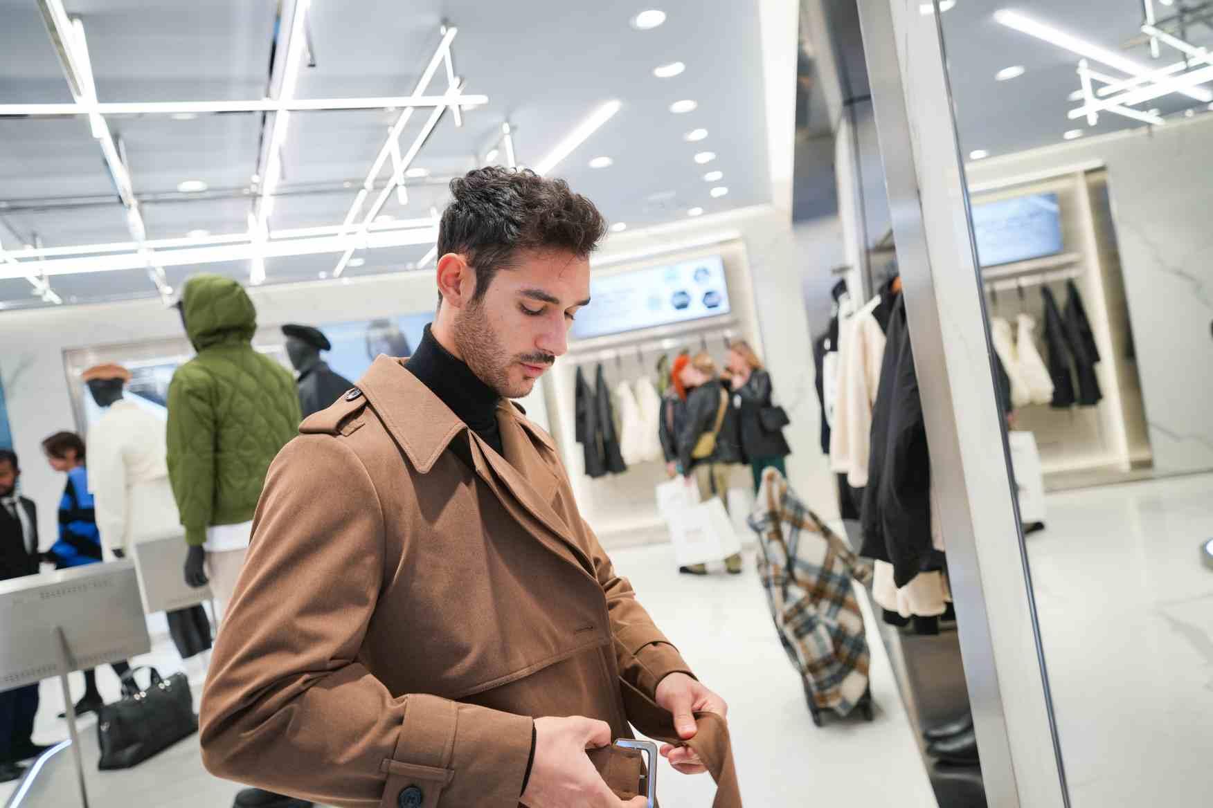 波司登伦敦旗舰店闭店,波司登羽绒服新品发布会