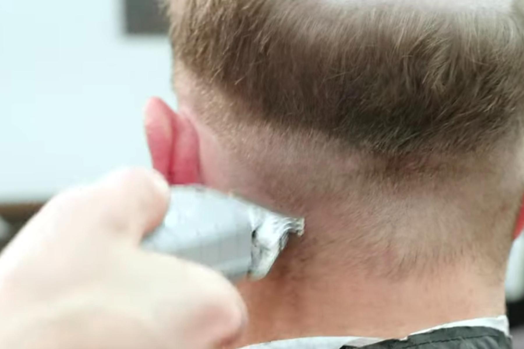 戴假发用的胶怎么清洗,假发上的粘胶怎么清理